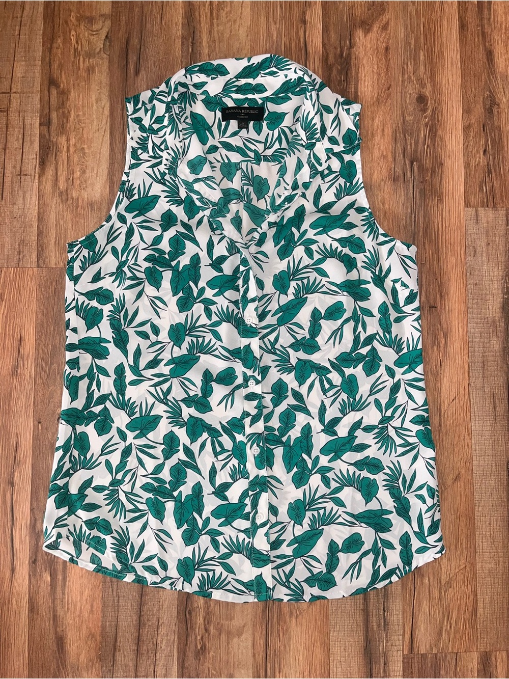 Banana Republic White Sleeveless Button-Front Top with Green Leaf Print